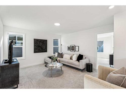 23 Saddlebred Place, Cochrane, AB - Indoor Photo Showing Living Room