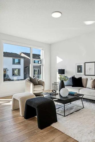 23 Saddlebred Place, Cochrane, AB - Indoor Photo Showing Living Room