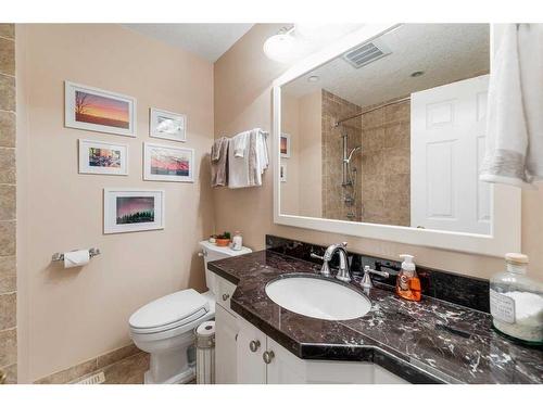 40 Mount Vista Estates, Rural Rocky View County, AB - Indoor Photo Showing Bathroom