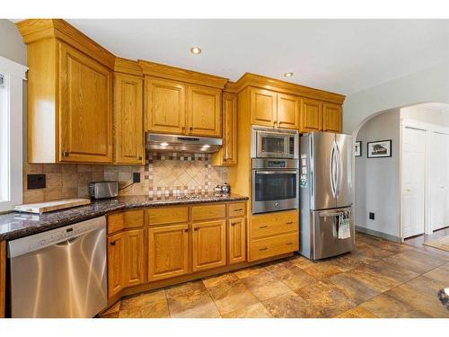 40 Mount Vista Estates, Rural Rocky View County, AB - Indoor Photo Showing Kitchen