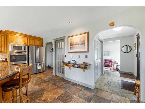 40 Mount Vista Estates, Rural Rocky View County, AB - Indoor Photo Showing Kitchen