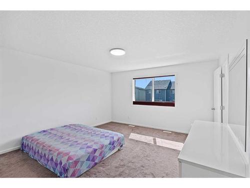 123 Walden Heights Se, Calgary, AB - Indoor Photo Showing Bedroom