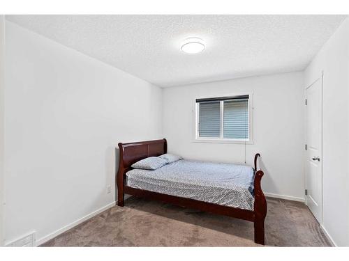 123 Walden Heights Se, Calgary, AB - Indoor Photo Showing Bedroom