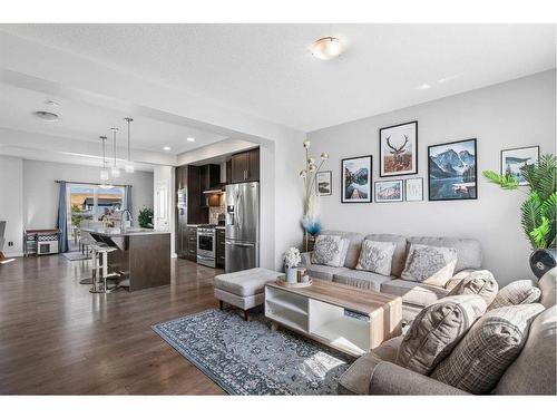 307 Walgrove Boulevard Se, Calgary, AB - Indoor Photo Showing Living Room