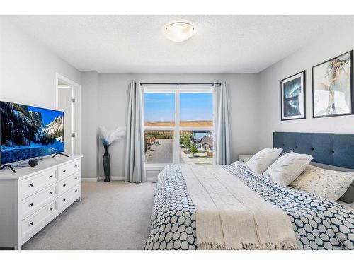 307 Walgrove Boulevard Se, Calgary, AB - Indoor Photo Showing Bedroom