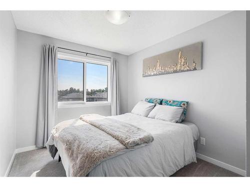 307 Walgrove Boulevard Se, Calgary, AB - Indoor Photo Showing Bedroom