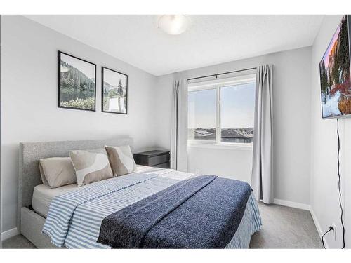 307 Walgrove Boulevard Se, Calgary, AB - Indoor Photo Showing Bedroom