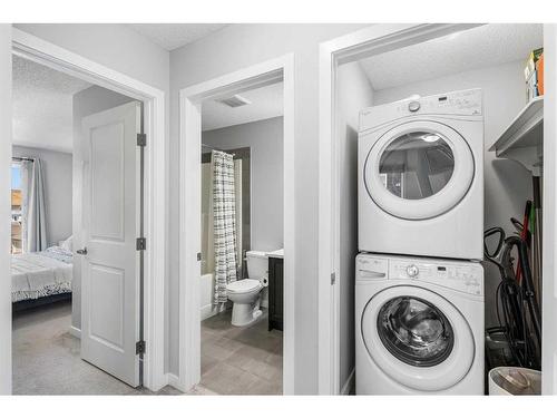 307 Walgrove Boulevard Se, Calgary, AB - Indoor Photo Showing Laundry Room