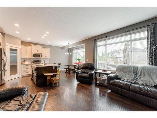 1611 Monteith Drive Se Drive, High River, AB - Indoor Photo Showing Living Room