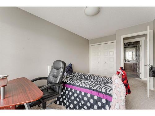 1611 Monteith Drive Se Drive, High River, AB - Indoor Photo Showing Bedroom