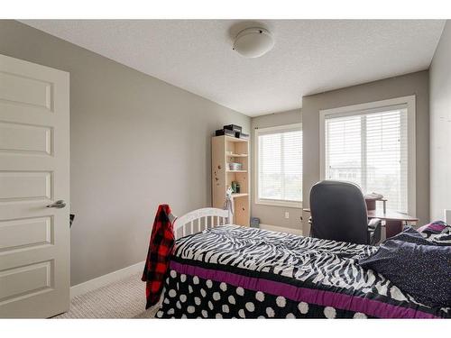 1611 Monteith Drive Se Drive, High River, AB - Indoor Photo Showing Bedroom