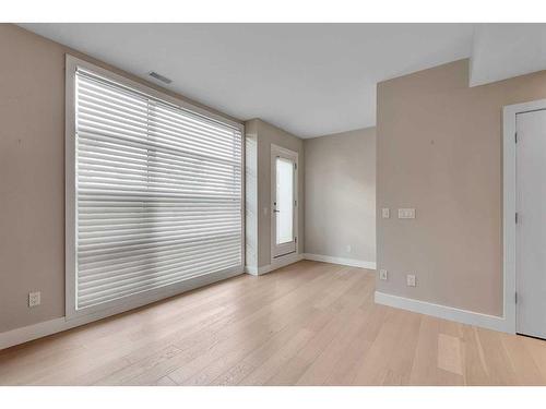 202-180 9 Street Ne, Calgary, AB - Indoor Photo Showing Other Room