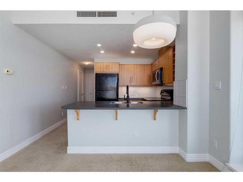 1507-55 Spruce Place Sw, Calgary, AB - Indoor Photo Showing Kitchen