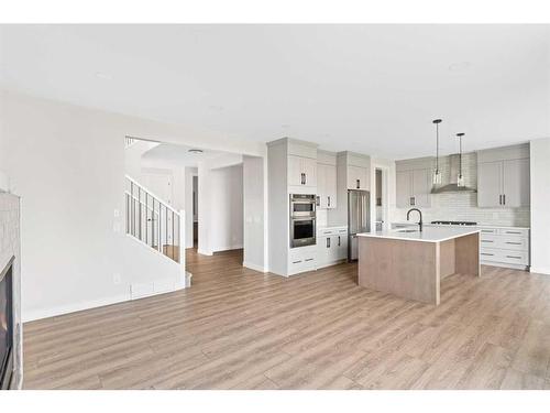 176 Sandpiper Landing, Chestermere, AB - Indoor Photo Showing Kitchen