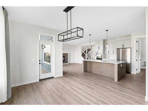 176 Sandpiper Landing, Chestermere, AB - Indoor Photo Showing Kitchen