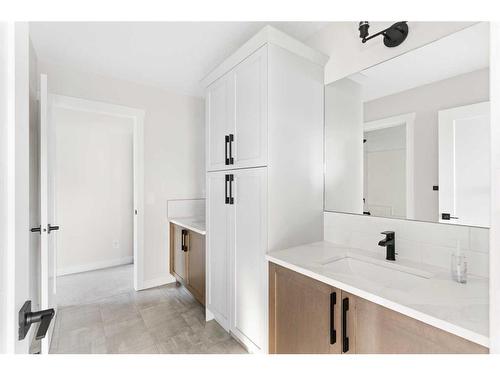 176 Sandpiper Landing, Chestermere, AB - Indoor Photo Showing Bathroom