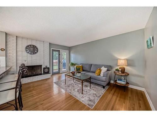 2311 Lake Bonavista Drive Se, Calgary, AB - Indoor Photo Showing Living Room