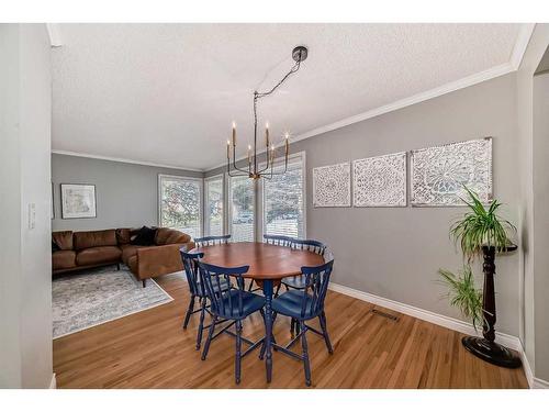 2311 Lake Bonavista Drive Se, Calgary, AB - Indoor Photo Showing Living Room