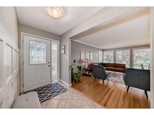 2311 Lake Bonavista Drive Se, Calgary, AB - Indoor Photo Showing Living Room