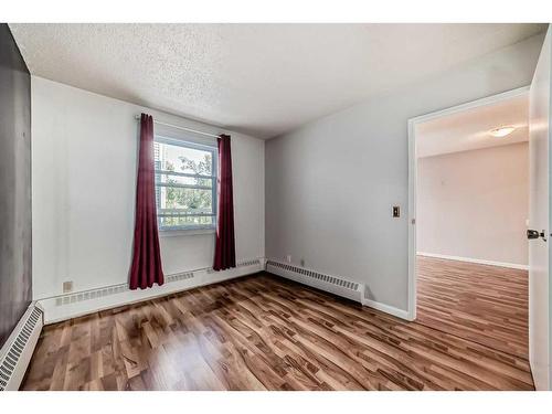 210-2204 1 Street Sw, Calgary, AB - Indoor Photo Showing Other Room