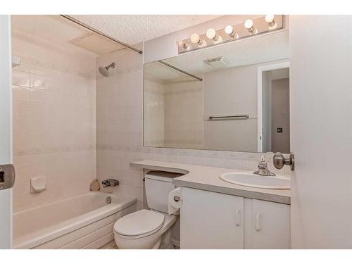 210-2204 1 Street Sw, Calgary, AB - Indoor Photo Showing Bathroom