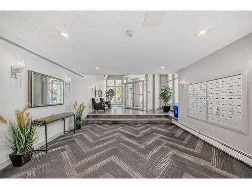 210-2204 1 Street Sw, Calgary, AB - Indoor