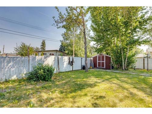 96 Pensacola Close Se, Calgary, AB - Outdoor