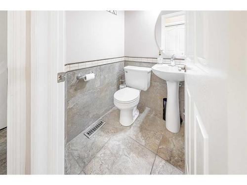 356 Windermere Drive, Chestermere, AB - Indoor Photo Showing Bathroom