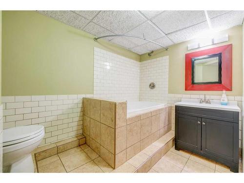 1227 Ninga Road Nw, Calgary, AB - Indoor Photo Showing Bathroom