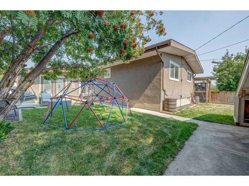 1227 Ninga Road Nw, Calgary, AB - Outdoor