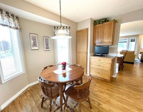 1901 Riverside Road Nw, High River, AB - Indoor Photo Showing Dining Room