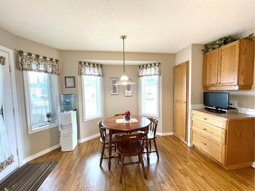 1901 Riverside Road Nw, High River, AB - Indoor Photo Showing Dining Room