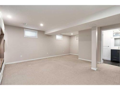 4516 30 Avenue Sw, Calgary, AB - Indoor Photo Showing Basement