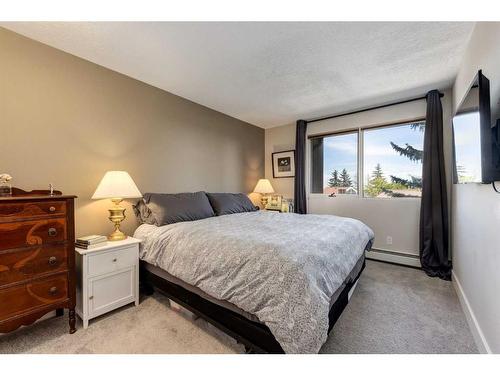 4-226 Village Terrace Sw, Calgary, AB - Indoor Photo Showing Bedroom