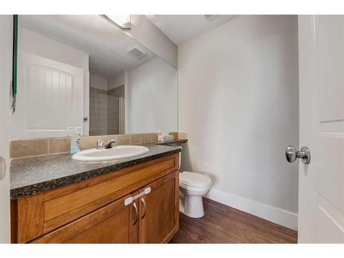 4-226 Village Terrace Sw, Calgary, AB - Indoor Photo Showing Bathroom