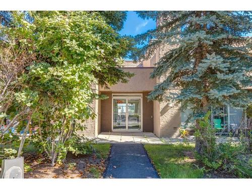 4-226 Village Terrace Sw, Calgary, AB - Outdoor