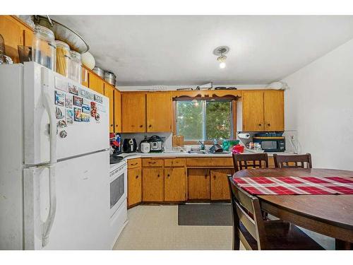 5706 2 Street Sw, Calgary, AB - Indoor Photo Showing Kitchen