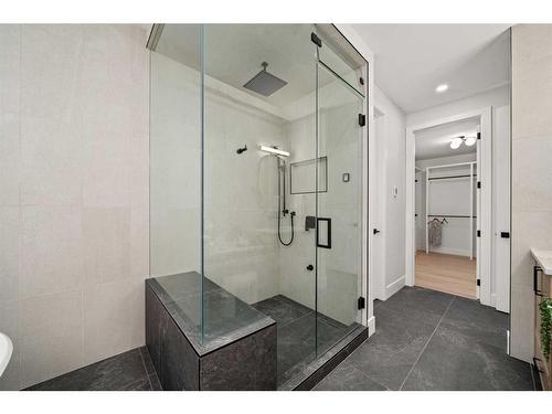 1516 23 Street Nw, Calgary, AB - Indoor Photo Showing Bathroom