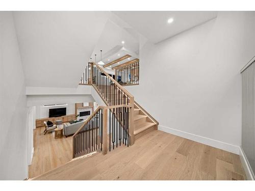 1516 23 Street Nw, Calgary, AB - Indoor Photo Showing Other Room