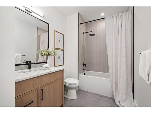 1516 23 Street Nw, Calgary, AB - Indoor Photo Showing Bathroom