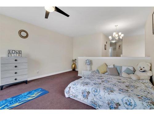 5252-48 Street Close, Innisfail, AB - Indoor Photo Showing Bedroom