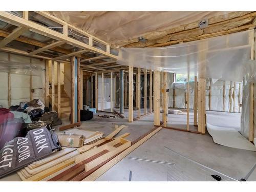 5252-48 Street Close, Innisfail, AB - Indoor Photo Showing Basement