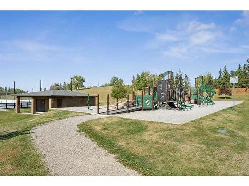 7035 Edgemont Drive Nw, Calgary, AB - Outdoor