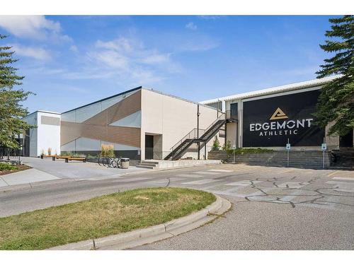 7035 Edgemont Drive Nw, Calgary, AB - Outdoor