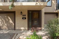 810-3130 66 Avenue SW Calgary, AB T3E 5K3