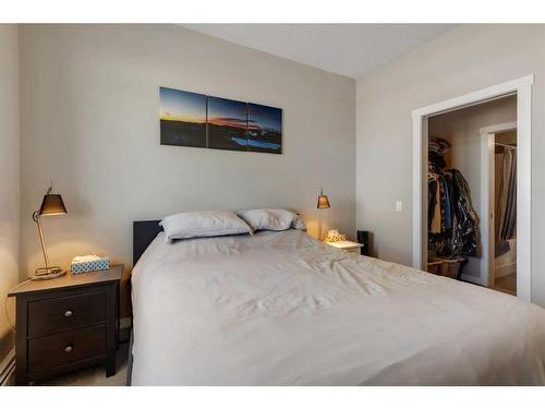 413-214 Sherwood Square Nw, Calgary, AB - Indoor Photo Showing Bedroom