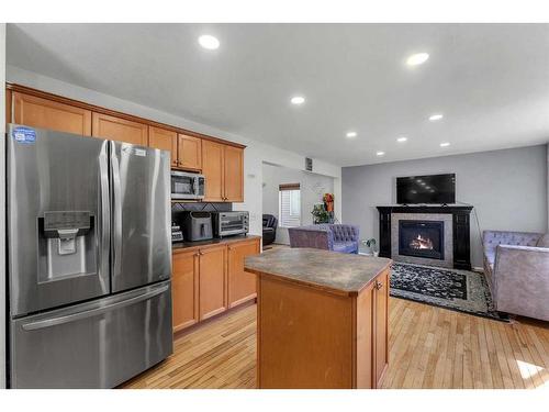 845 Luxstone Square Sw, Airdrie, AB - Indoor Photo Showing Kitchen