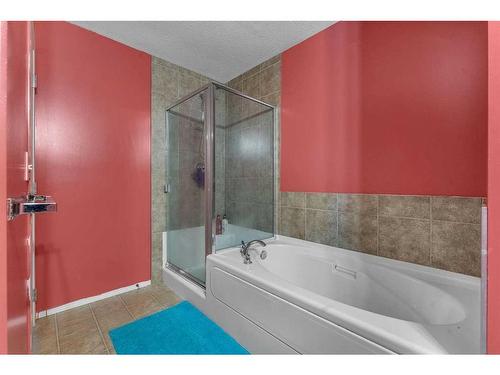 845 Luxstone Square Sw, Airdrie, AB - Indoor Photo Showing Bathroom