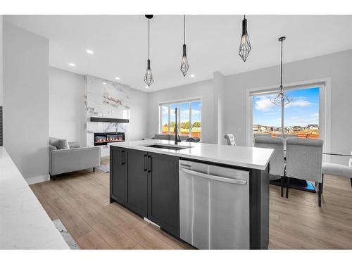 662 Creekmill Court Sw, Airdrie, AB - Indoor Photo Showing Kitchen