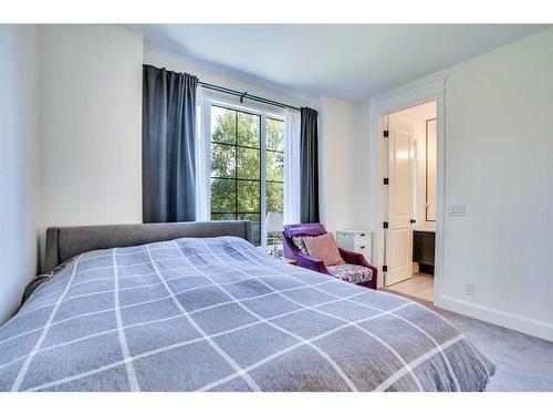 229 11A Street Ne, Calgary, AB - Indoor Photo Showing Bedroom